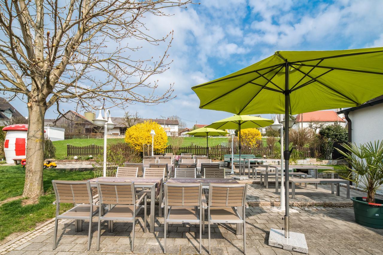Hotel Goldener Löwe Günzburg Exteriör bild