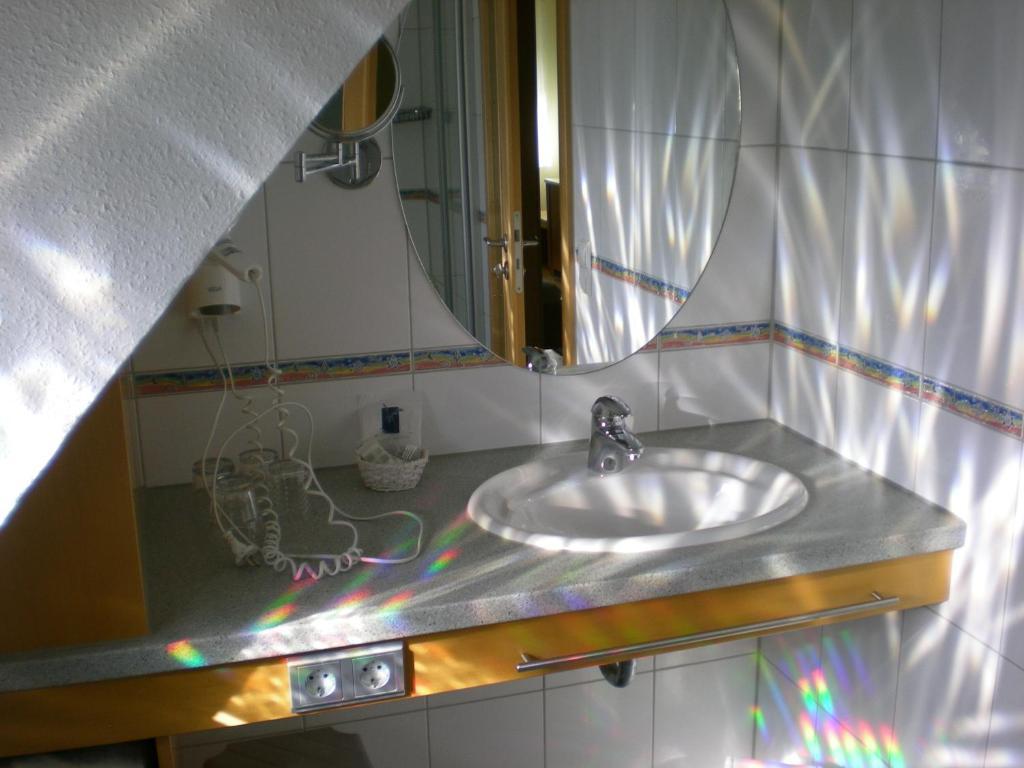 Hotel Goldener Löwe Günzburg Rum bild