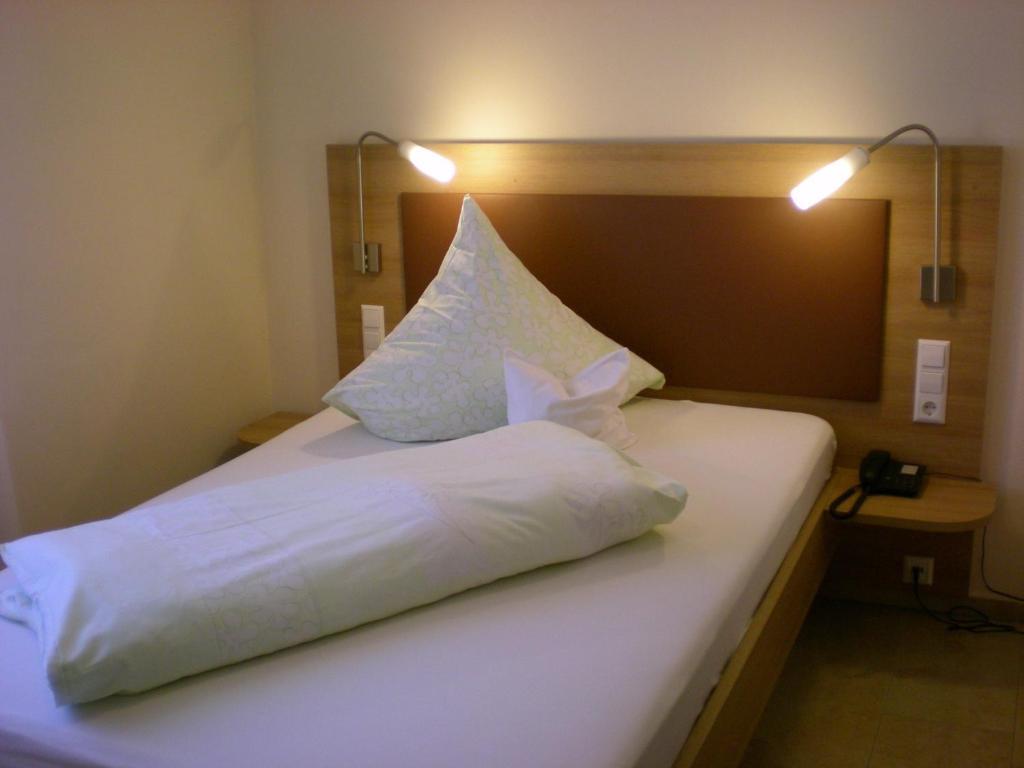 Hotel Goldener Löwe Günzburg Rum bild